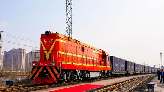 图4：2023年2月，陕煤集团红柳林矿业公司首列煤炭集装箱外运正式启动