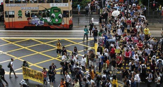 民调：半数港人反对遣返斯诺登 中央尚未表态