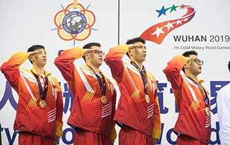 水上救生&mdash;&mdash;男子4X50米障碍游泳接力：中国队夺冠