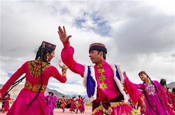 盛装起舞 好戏连台