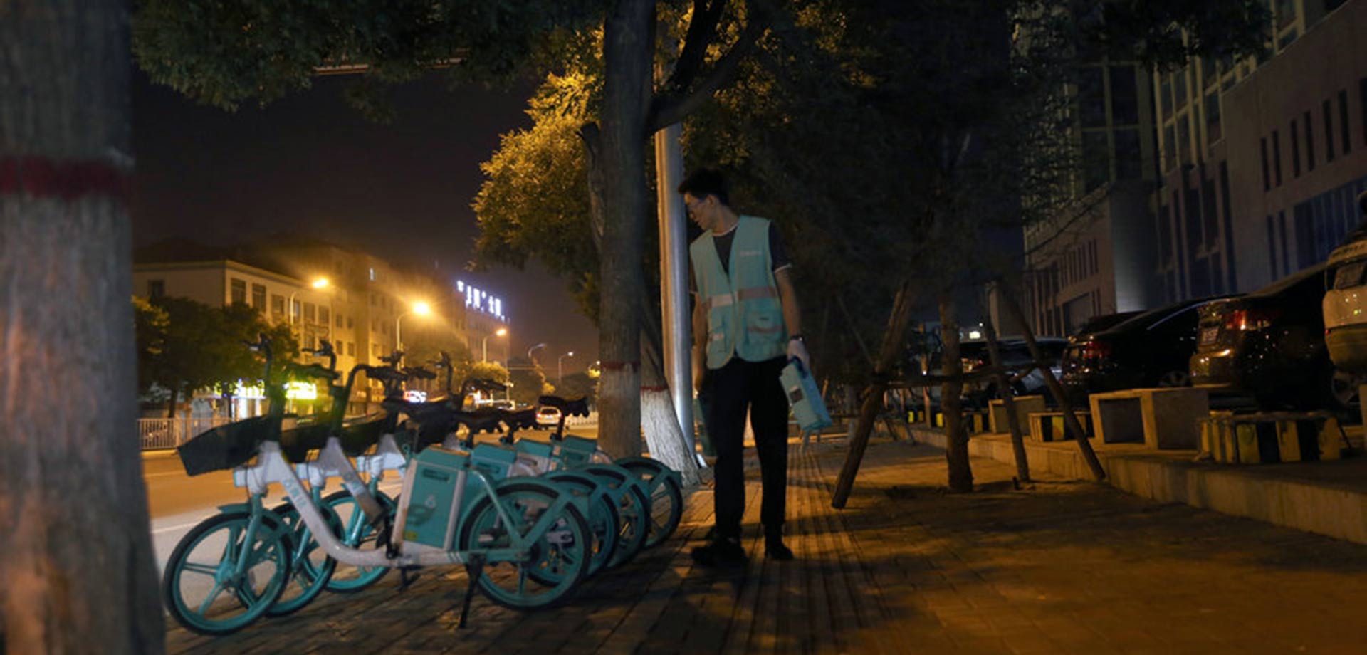 【显影中国】城市午夜&ldquo;续航&rdquo;人