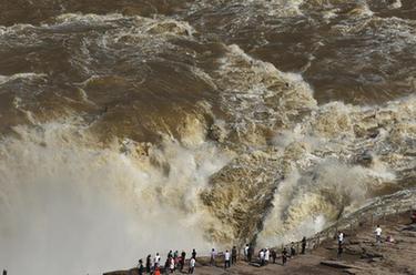 黄河壶口瀑布迎来汛期