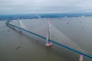 沪苏通长江公铁大桥即将通车