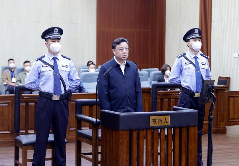 公安部原副部长孙力军受贿、操纵证券市场、非法持有枪支案一审开庭