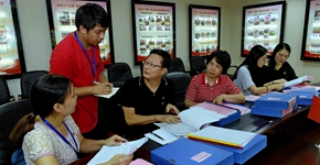 新华社评论员：不断提高治理腐败效能