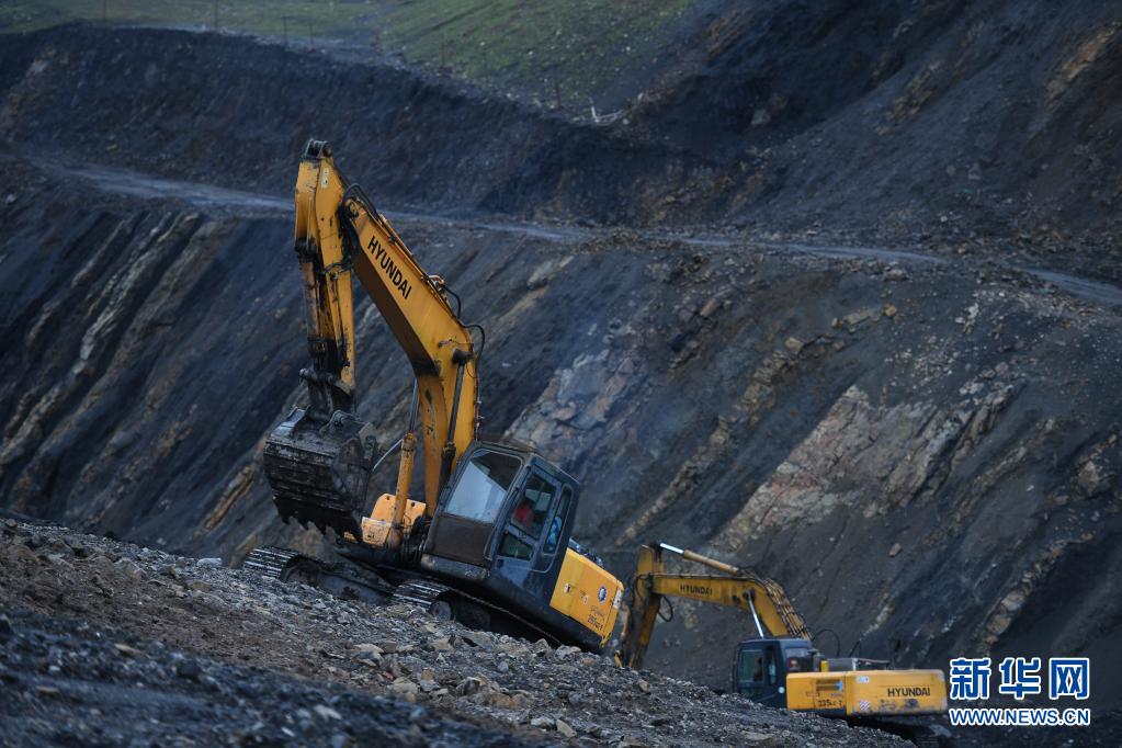 1死19被困！青海柴达尔煤矿将采取“打钻固结注浆”方式抢险救援