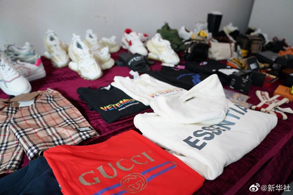 黄埔海关侦破亿元奢侈品走私案