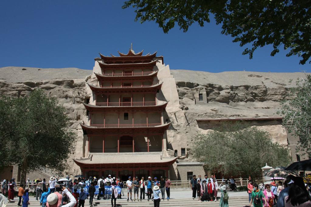 莫高窟等3石窟重新对外开放