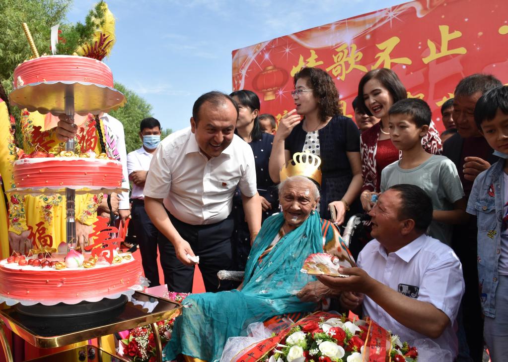 中国最长寿老人多少岁？中国最长寿老人在新疆喀什去世 享年135岁