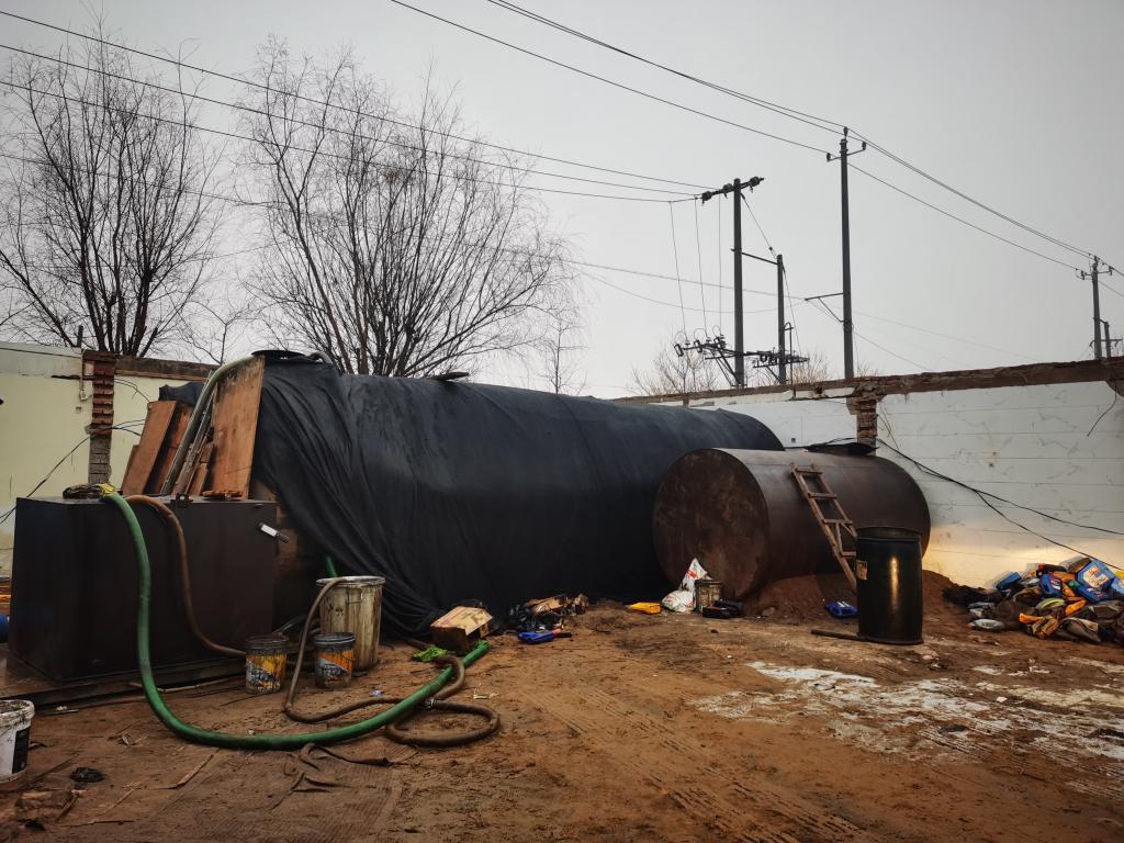 北京警方捣毁9处非法储存废机油“黑窝点”刑拘65人