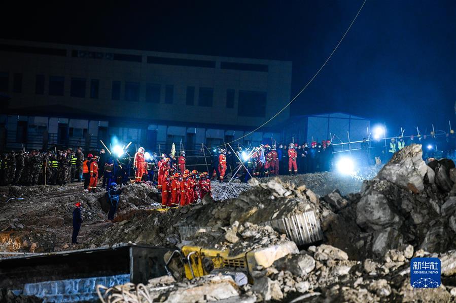 （社会）（2）贵州毕节在建工地山体滑坡造成5人遇难9人失联 