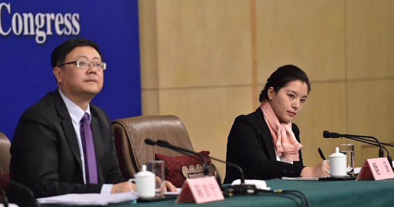 两会上的翻译