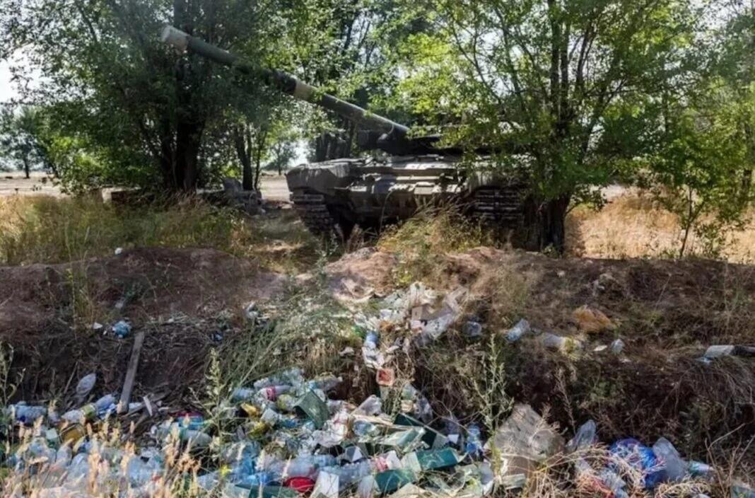 “垃圾场”里惊现被遗弃T-90坦克？俄
