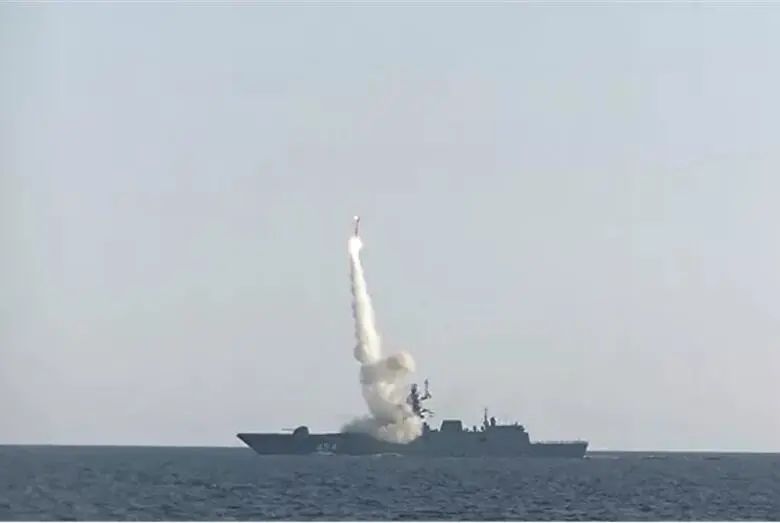 俄军在巴伦支海发射“锆石”高超音速巡航导弹 图自俄新社