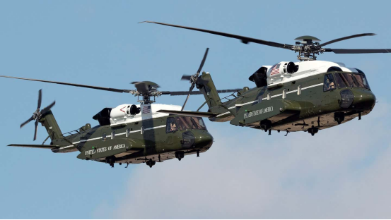 两架VH-92A直升机编队飞行 资料图