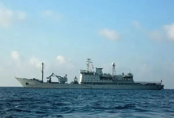 去年曾参与印尼失事潜艇救援的“永兴岛”号潜艇救援船