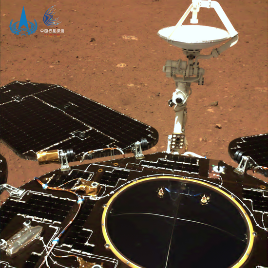 △拍摄于2021年5月19日（着陆后第5火星日），火星车表面无沙尘覆盖