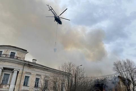 直升机参与灭火(资料图)