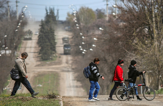 乌克兰马里乌波尔的民众。(资料图)