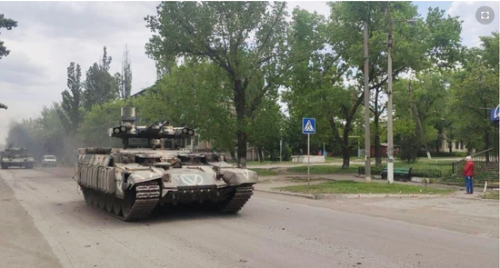 被為“終結者”的俄軍BMP-T火力支援車已經部署北頓涅茨克附近