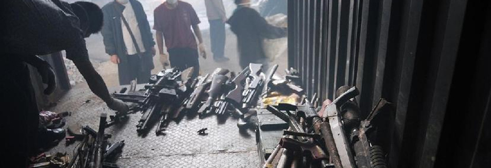 长沙警方用熔炉销毁各类收缴枪支4236支