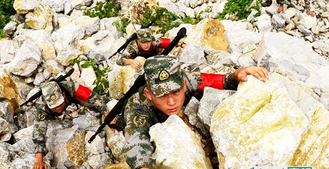 徒手攀岩不算啥：&ldquo;南疆铁拳&rdquo;挑战极限