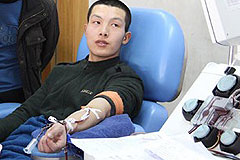 战士姚飞两次献血小板救助白血病患者