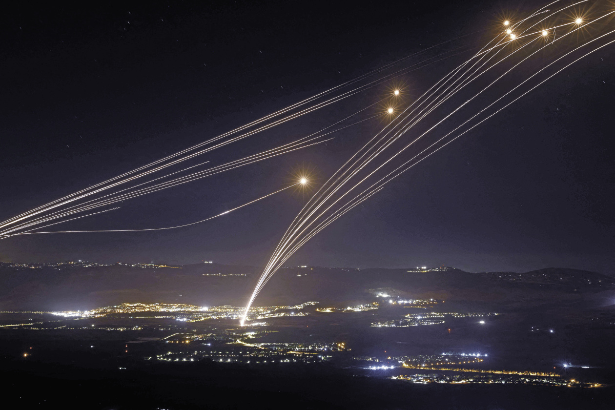 美国紧急向中东增派兵力！外媒：伊朗和黎真主党预计在“多条战线”袭击以色列-新华网