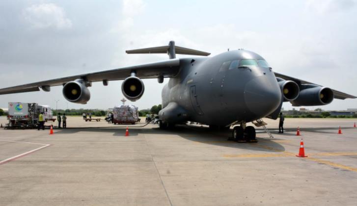 “中國飛機來了！”——巴基斯坦歡迎中國援助物資運抵卡拉奇