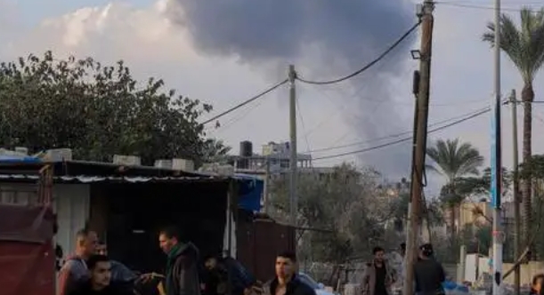 以军轰炸加沙北部和南部至少48人死亡