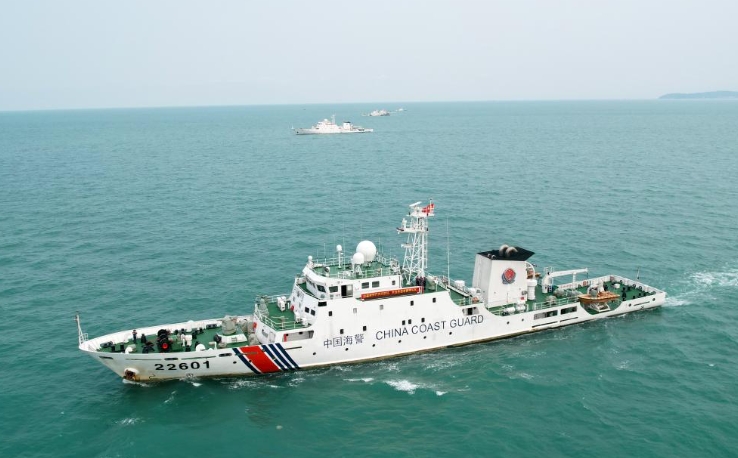 中国海警在南海开展伏季休渔同步执法行动
