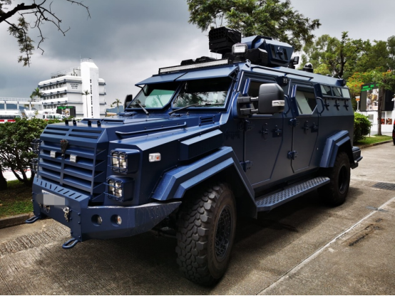 港媒：香港警方購入國産“劍齒虎”裝甲車 所有玻璃均可防彈