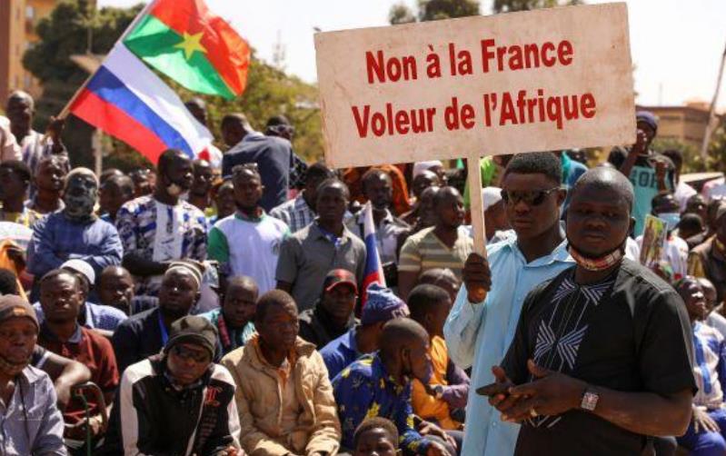 “法國軍隊，滾出去”：布基納法索爆發反法示威