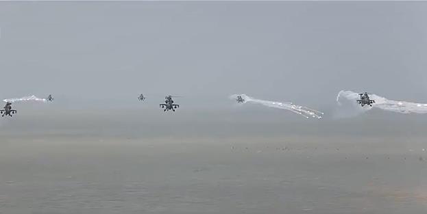 对海打击场面超燃！直击武直10机群海上超低空突防训练