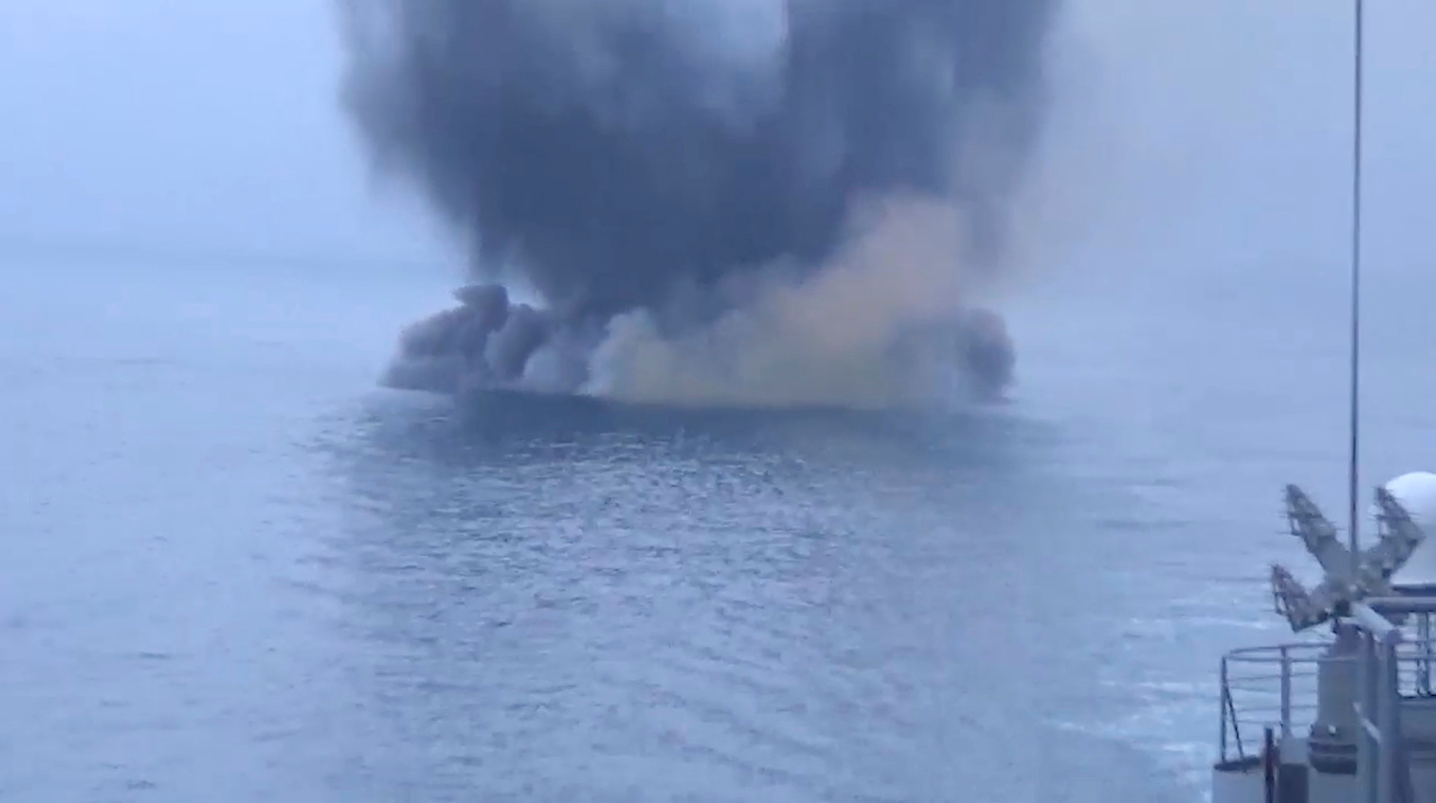 俄称黑海舰队军舰遭乌克兰无人艇袭击