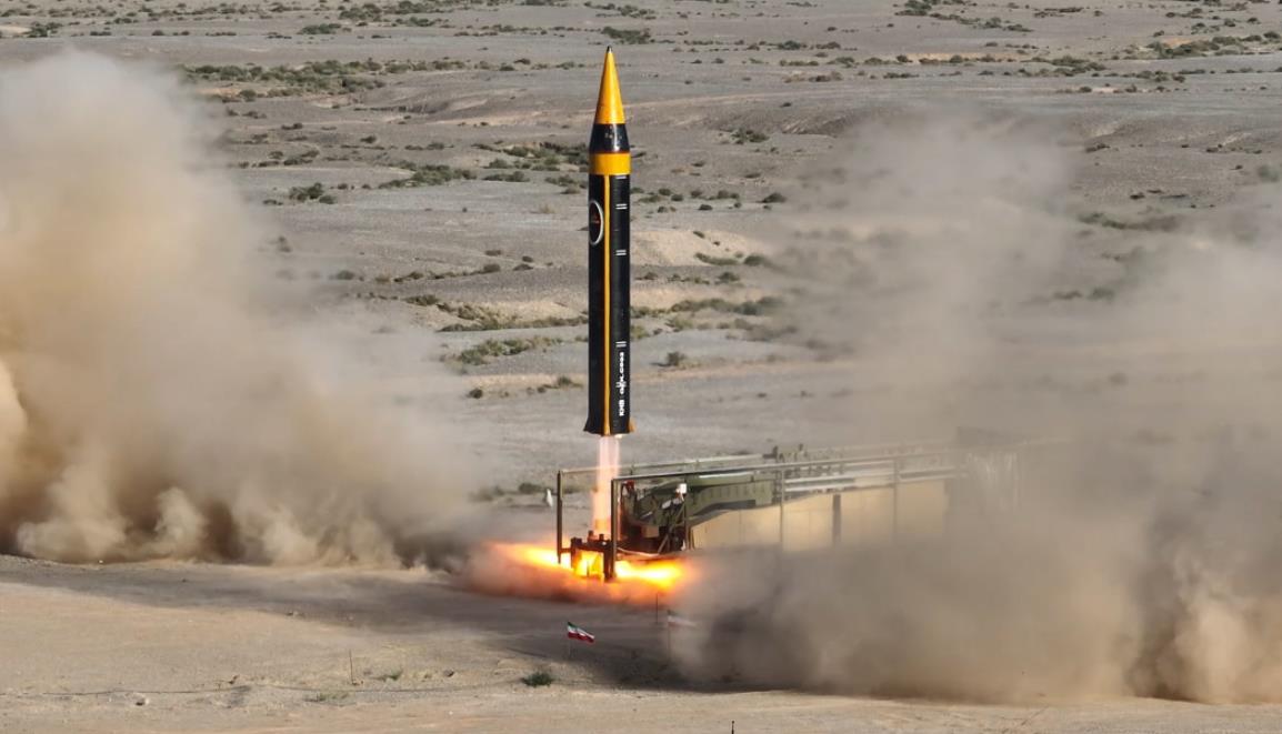 外媒：伊朗成功试射一枚射程为2000公里的弹道导弹