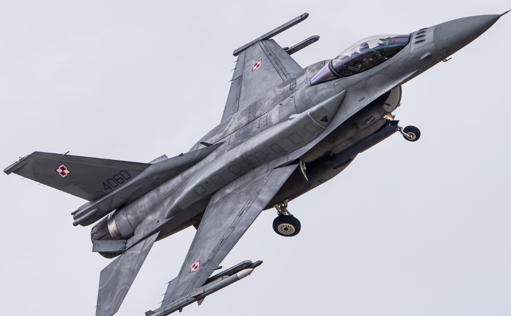 波蘭總理表示波方將幫助烏克蘭培訓F-16戰機飛行員