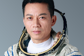215天！神十七航天员汤洪波成为中国在轨飞行时间最长航天员