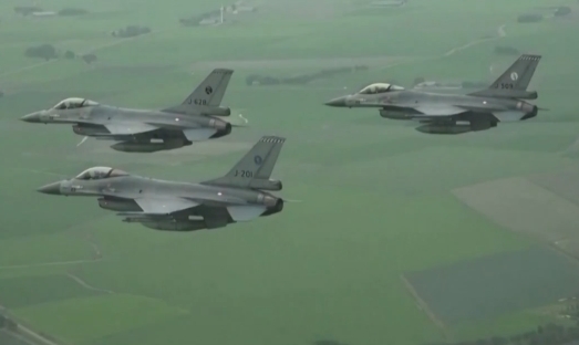 丹麦首相：首批5架F-16战斗机将于下月抵达乌克兰