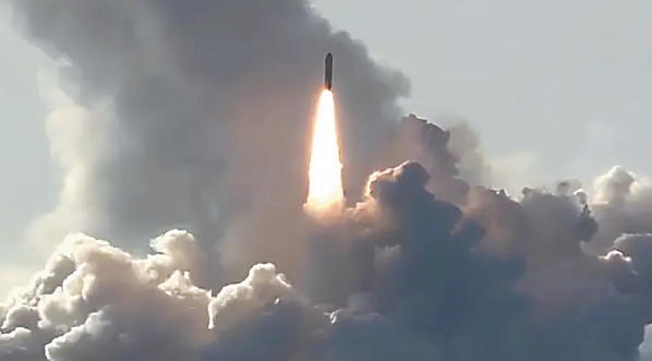 俄官宣列装“布拉瓦”洲际导弹！俄媒：射程超9000公里，具备全球打击能力