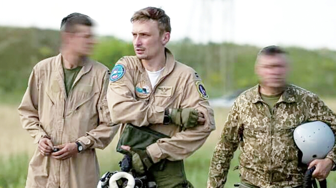 乌军王牌飞行员阵亡备受关注！俄记者：他的战机是在与俄军空战中被击落的