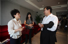 与会嘉宾休息室畅谈