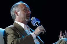 大会现场：嘉宾发言