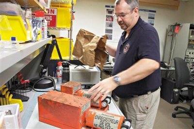 黑匣子:驾驶员失误 美媒:没有开定位系统