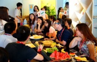 盖网员工生日会