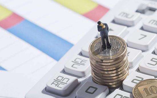 银行&ldquo;冲日均&rdquo;揽储付息率超过6.6% 资金&ldquo;网络打卡上夜班&rdquo;