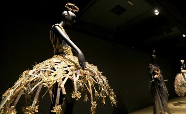 专访中国著名时装设计师郭培