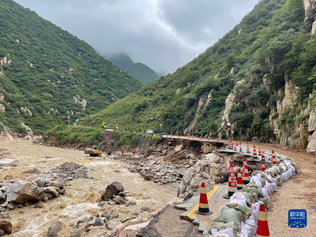 陕西蓝田：暴雨造成基础设施损毁严重