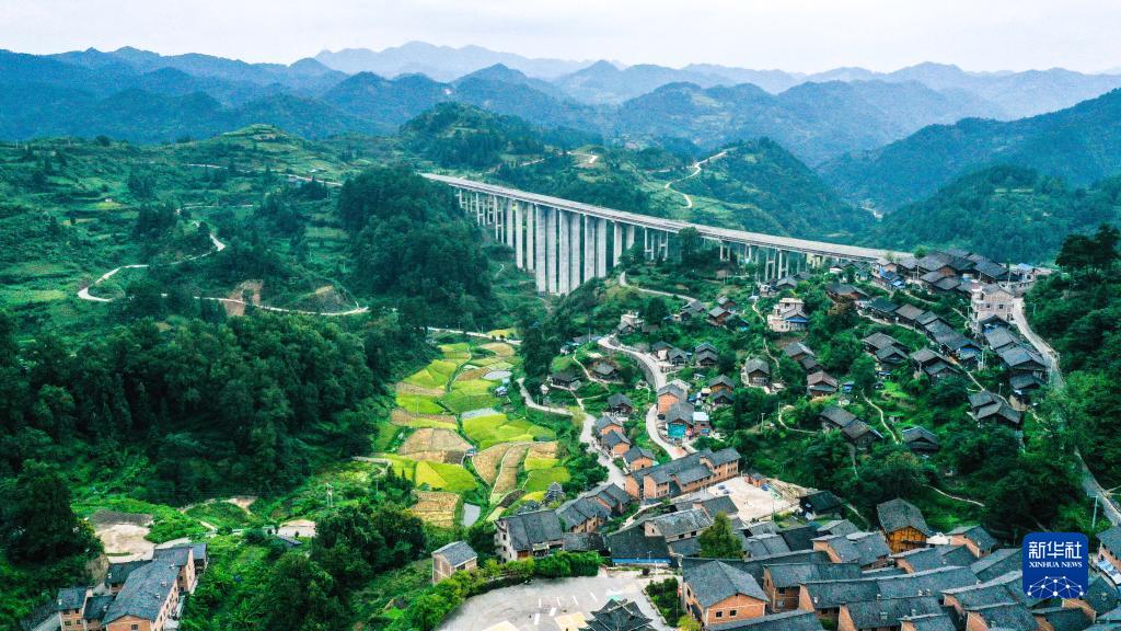 贵州镇远：报京侗寨秋色怡人