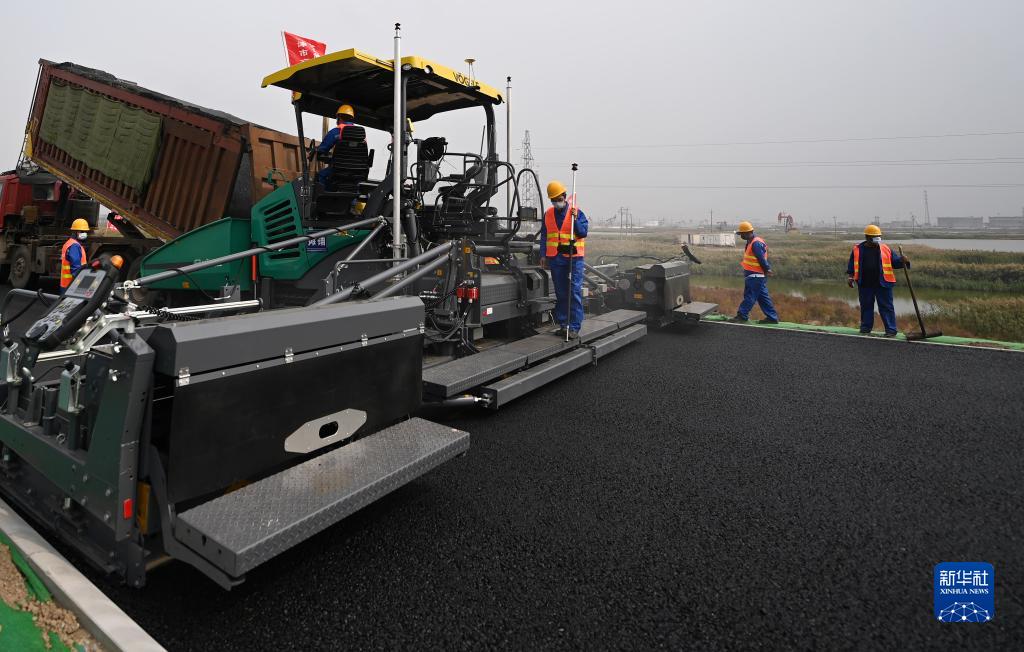 高效率、高质量！天津：智能装备助力公路建设